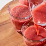 Gut inflammation juice made from fruits, leafy greens, and vegetables to calm digestion naturally and support gut balance. Use Discount Code RAWFOODFEAST to save on Hurom & Nama juicers, the Nama M1 plant-based nut milk maker, and accessories. Raw Food Feast by Mirjam Henzen.