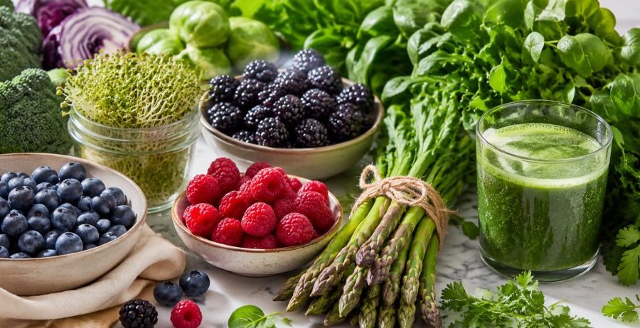 Plant foods that slow gut microbiome aging — broccoli sprouts, berries, asparagus, leafy greens, fresh green juice